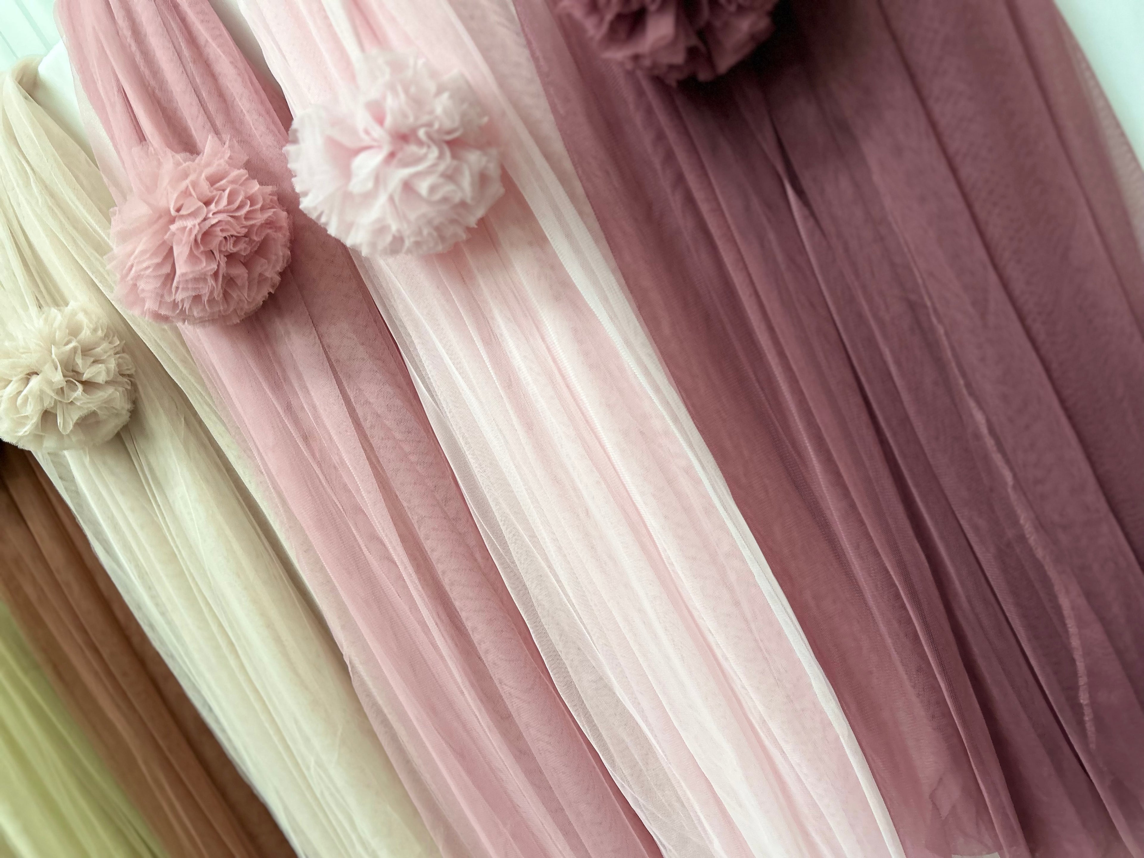 Ciel de lit bébé"Pompons"